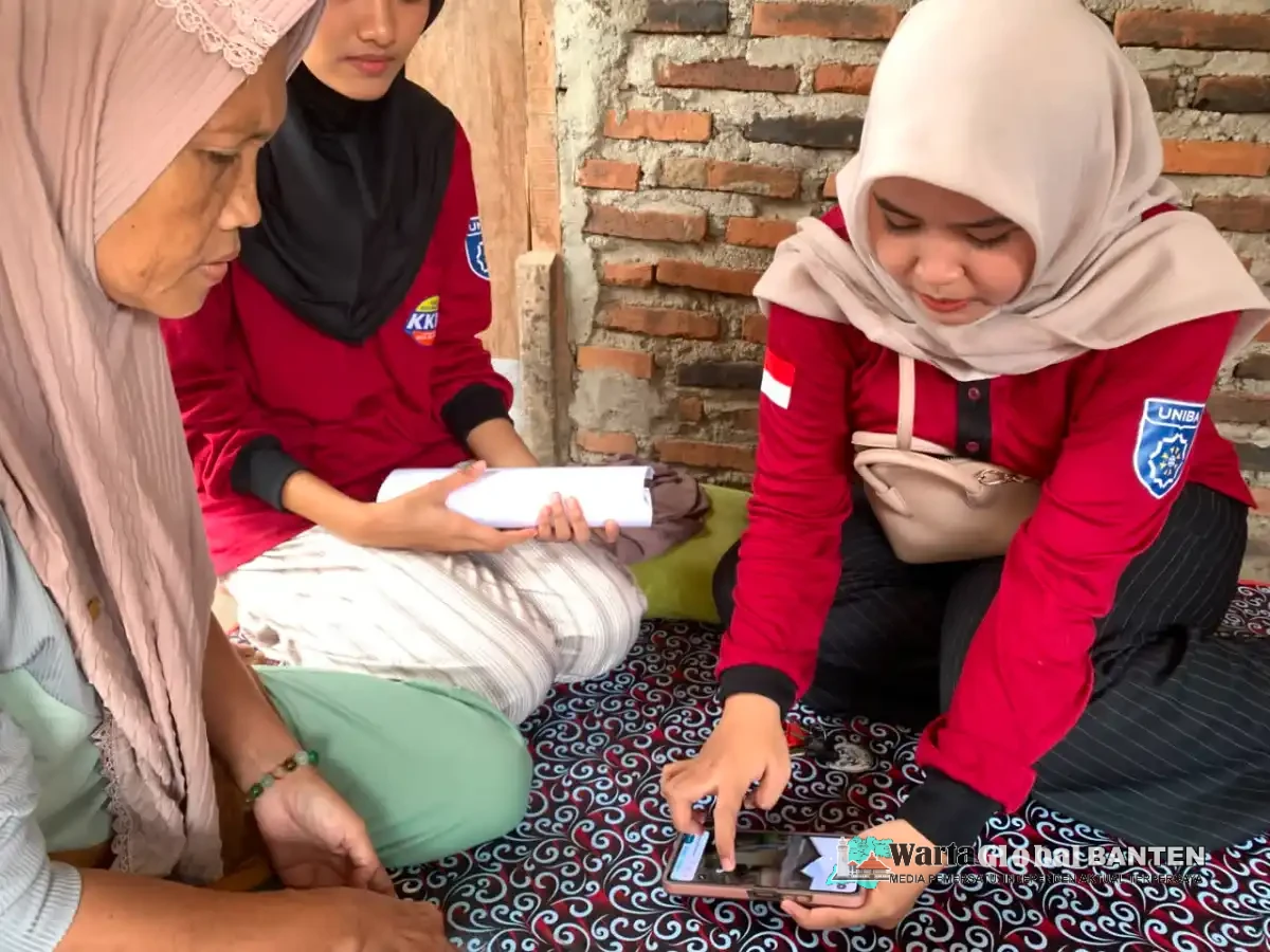 Mahasiswa KKM Kelompok 3 Universitas Bina Bangsa Bantu Digitalisasi UMKM Lewat Pemetaan Lokasi di Google Maps di Kelurahan Karundang